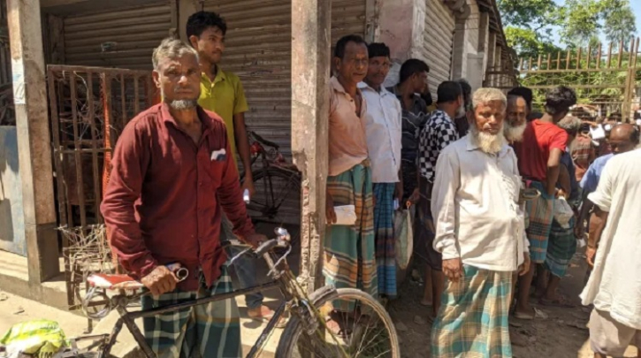 তিন দিন ঘুরছি, সার পাই নাই: মারি ফেলার বুদ্ধি করছে