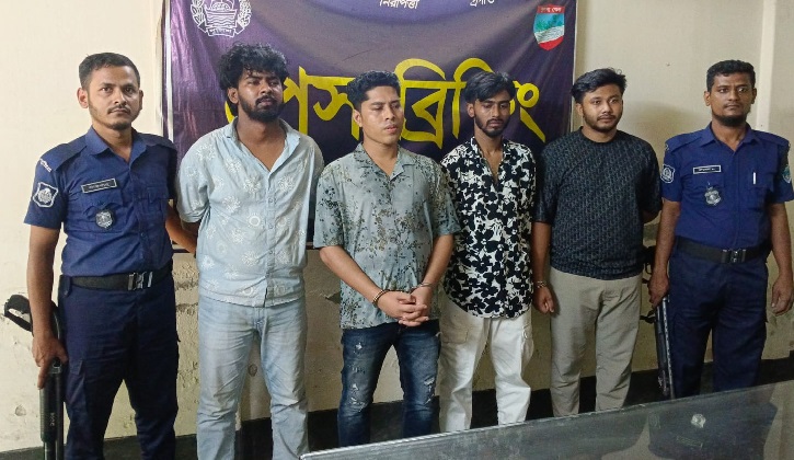 চট্টগ্রামের শীর্ষ সন্ত্রাসী ‘ডেভিড ইমনসহ গ্রেপ্তার ৪