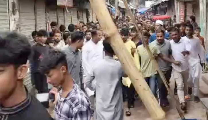  হাজারো নেতাকর্মী নিয়ে ছাত্রলীগের মিছিল, সরে গেল পুলিশ