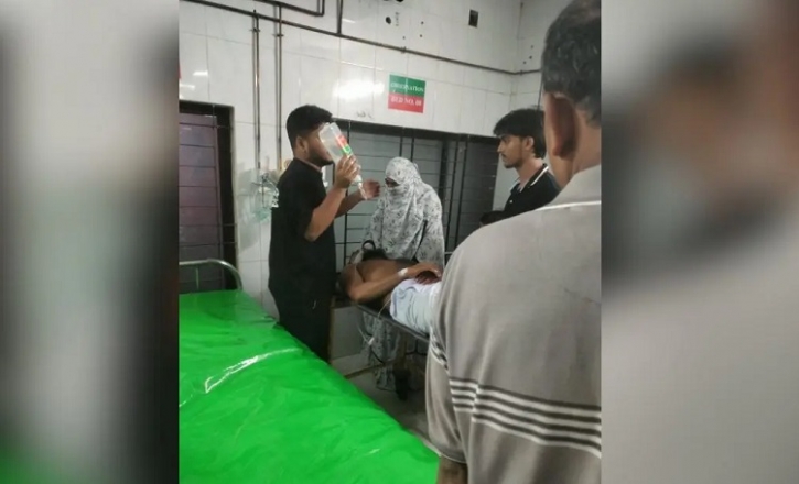 রাজধানীতে দোকানে ঢুকে ব্যবসায়ীকে গুলি