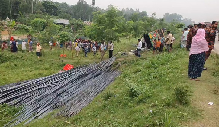 ঢাকা-টাঙ্গাইল মহাসড়কে ট্রাক উল্টে ১৫ জন নিহত
