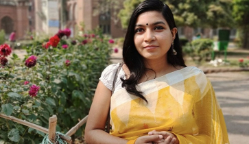 ড. ইউনুস সরকারকে ‘শিশু খুনি’ আখ্যা দিলেন ইমি ড. ইউনুস সরকারকে ‘শিশু খুনি’ আখ্যা দিলেন ইমি