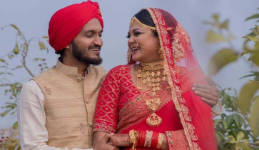 পরকীয়ার অভিযোগে সংসার ভাঙলো অভিনেত্রী মৌসুমী হামিদের