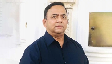সাবেক আইজিপি বেনজীর আহমেদ দুবাইয়ে গ্রেপ্তার