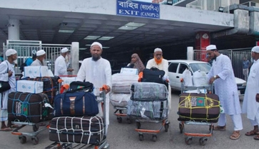 পবিত্র হজ পালন শেষে দেশে ফিরেছেন ২১৩৪৩ হজযাত্রী