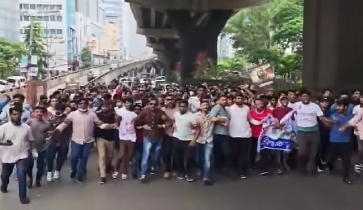 ‘জয় বাংলা’ স্লোগানে উত্তাল চট্টগ্রাম
