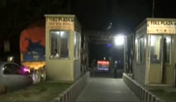 টোল প্লাজায় যুবদলের হামলা ও ১৪ লাখ টাকা লুট