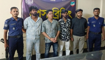 চট্টগ্রামের শীর্ষ সন্ত্রাসী ‘ডেভিড ইমনসহ গ্রেপ্তার ৪