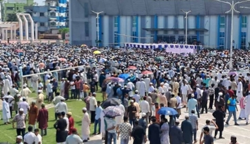 ভোলায় তোফায়েল আহমেদের জানাজায় মানুষের ঢল