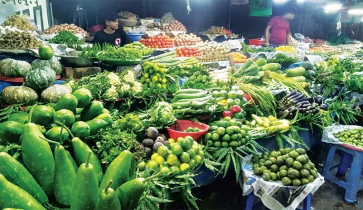 চাল-তেল-পেঁয়াজ-সবজিসহ সব নিত্যপণ্যের দাম নাগালের বাহিরে