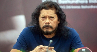 শিল্পীদের রাজনীতিতে যোগ দেওয়া উচিত নয়: জেমস