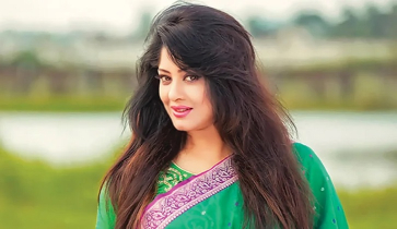 অভিনয় ছেড়ে দূরদেশে, মৌসুমীর নীরব বিদায়!