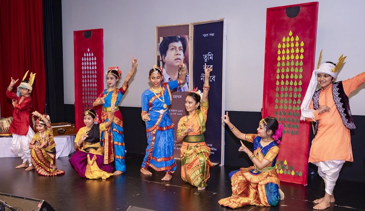 সাদি মহম্মদের স্মরণে অমিয়া মতিনের একক সঙ্গীত সন্ধ্যা “তুমি রবে নীরবে”
